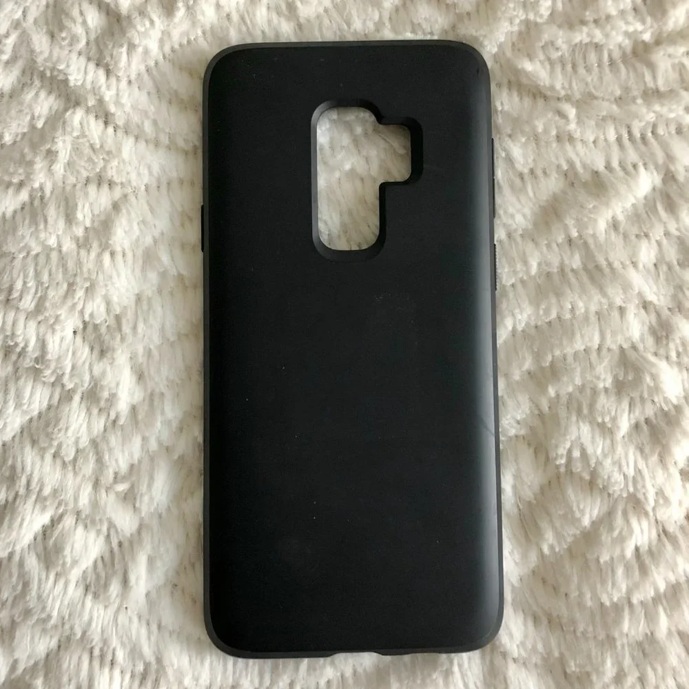 Samsung Galaxy S9+ Accessories Lot Black Soft Feel Case Spigen Screen Protector